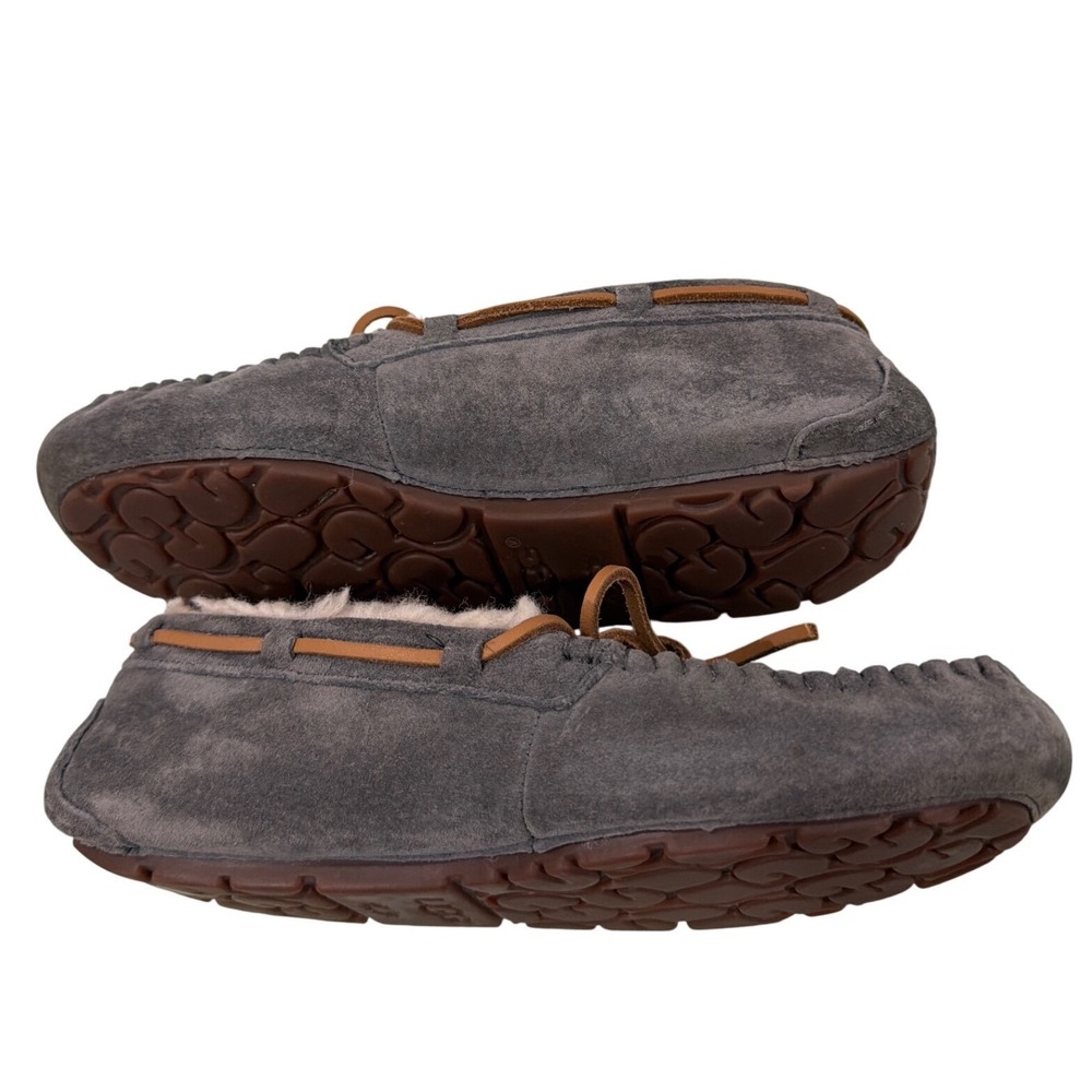 UGG Dakota Charcoal Gray Suede Sheepskin Moccasin Slippers Womens Size 8.5 - Picture 8 of 9